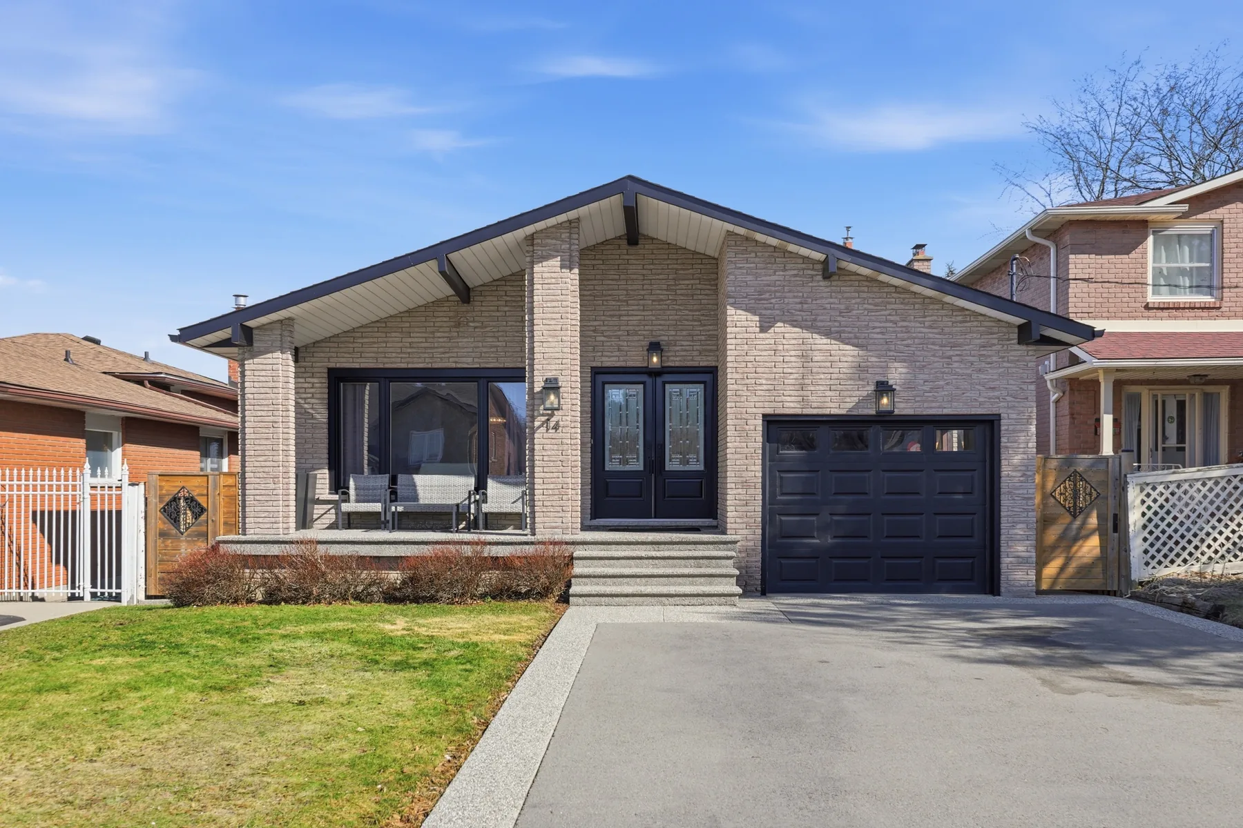 14 Atkins Dr, Hamilton, ON